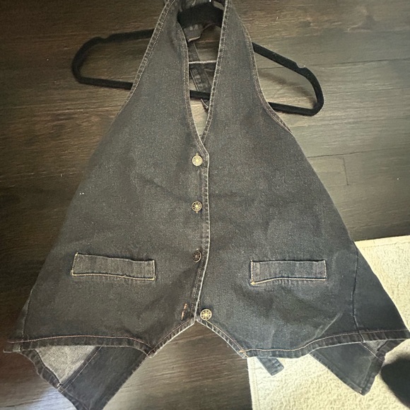 Lioness Hills Halter Washed Black - Picture 4 of 6